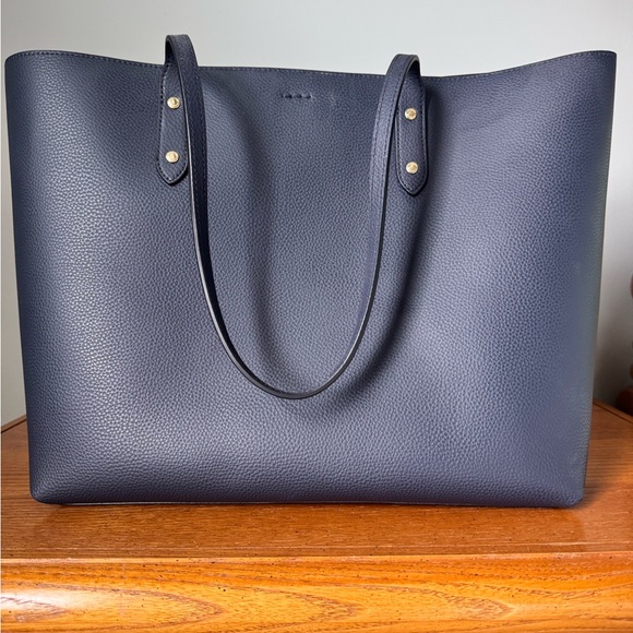 Coach Navy Pebbled Leather Tote with Gold Tag - Picture 2 of 5
